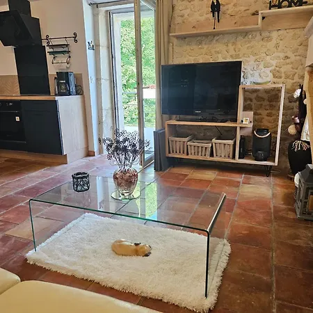 Casa vacanze De Charme, Terrasse, Climatisation, 15 Minutes De Rochefort